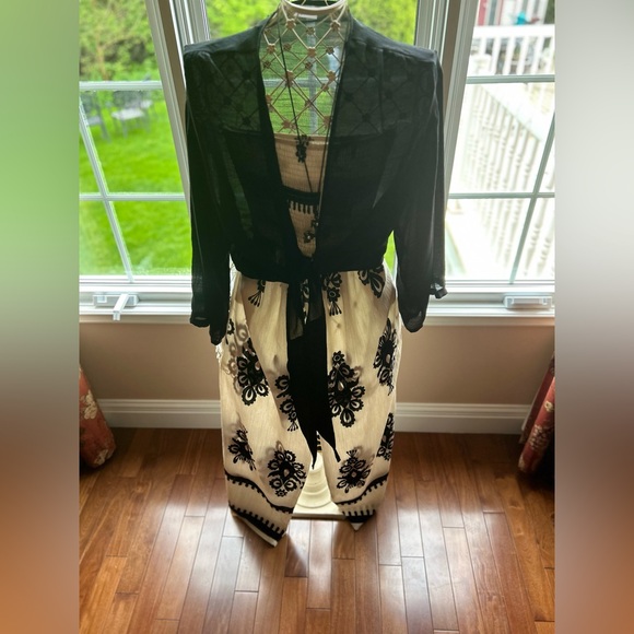 Elegant Black and Cream Strapless jumpsuit size medium new - Picture 10 of 16